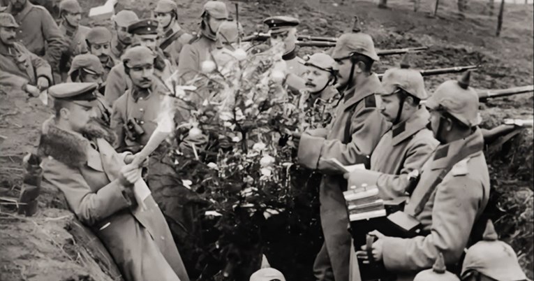 Trenutak kada su obični vojnici spontano postigli Božićno primirje