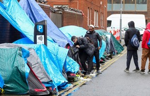 VIDEO Stotine migranata podigle šatore u centru Dublina. Danas su rastjerani