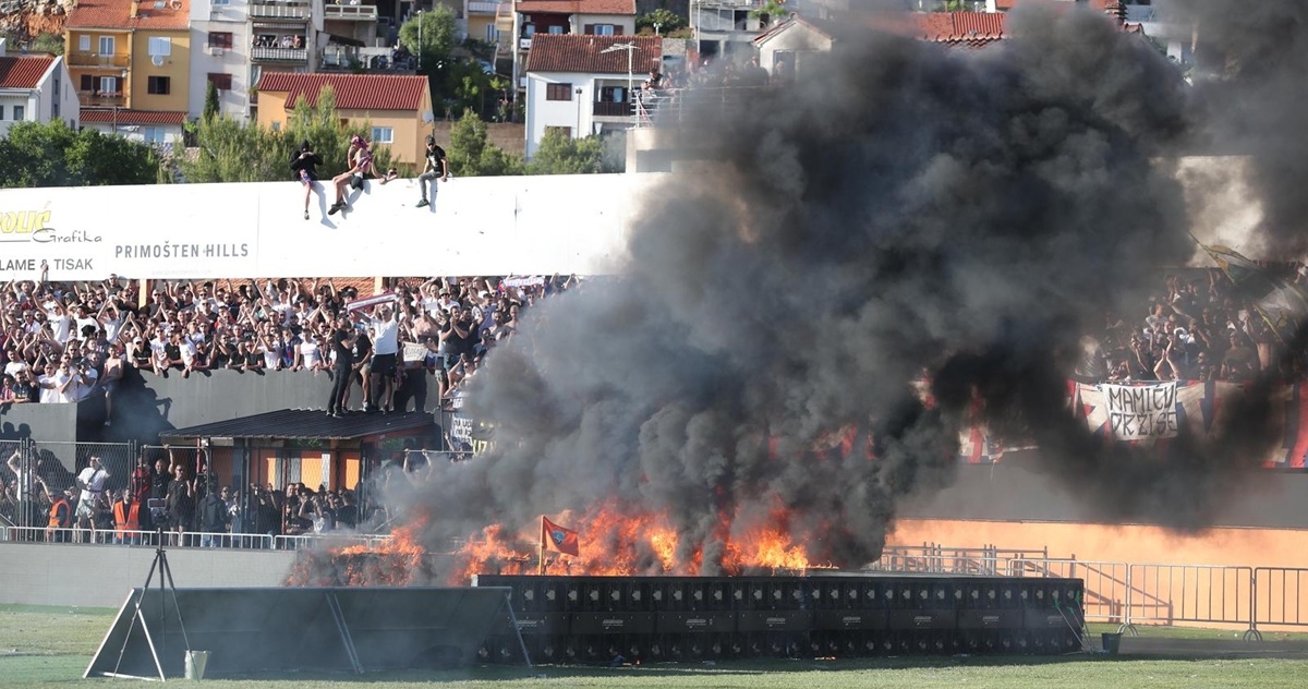 Hajduk kažnjen s 54 tisuće eura zbog divljanja navijača u Šibeniku