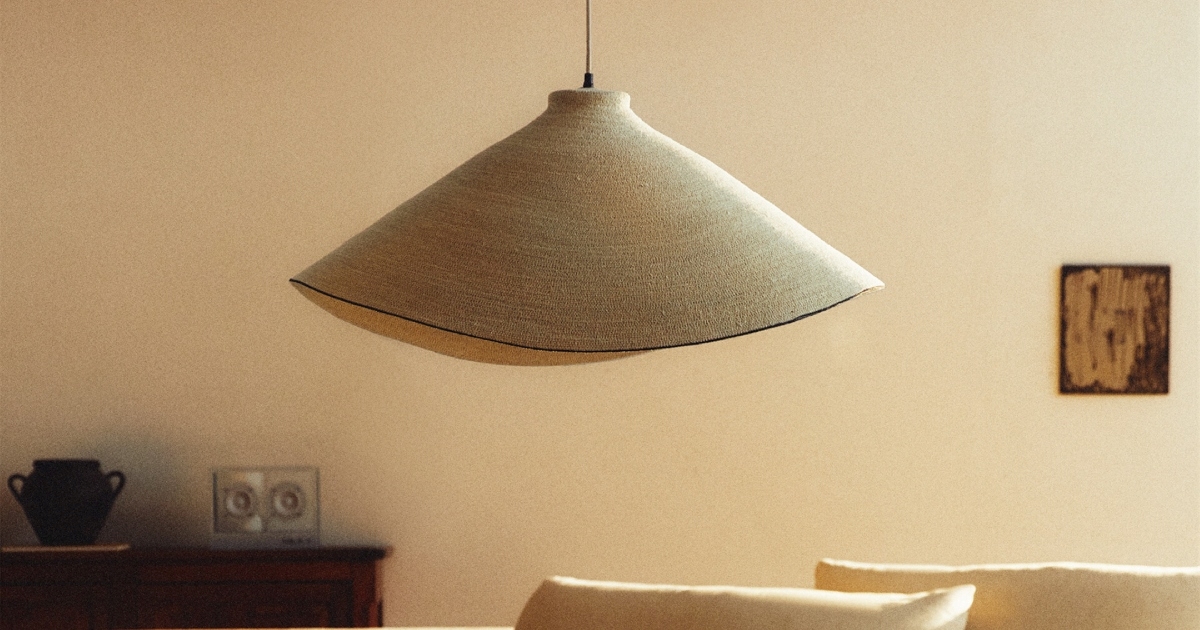 Predivna je: Osvojila nas je ova Zara Home stropna lampa