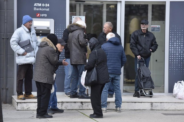 Stranka umirovljenika: Kad god upozorimo na siromaštvo, pojavi se neki ZDS ili afera