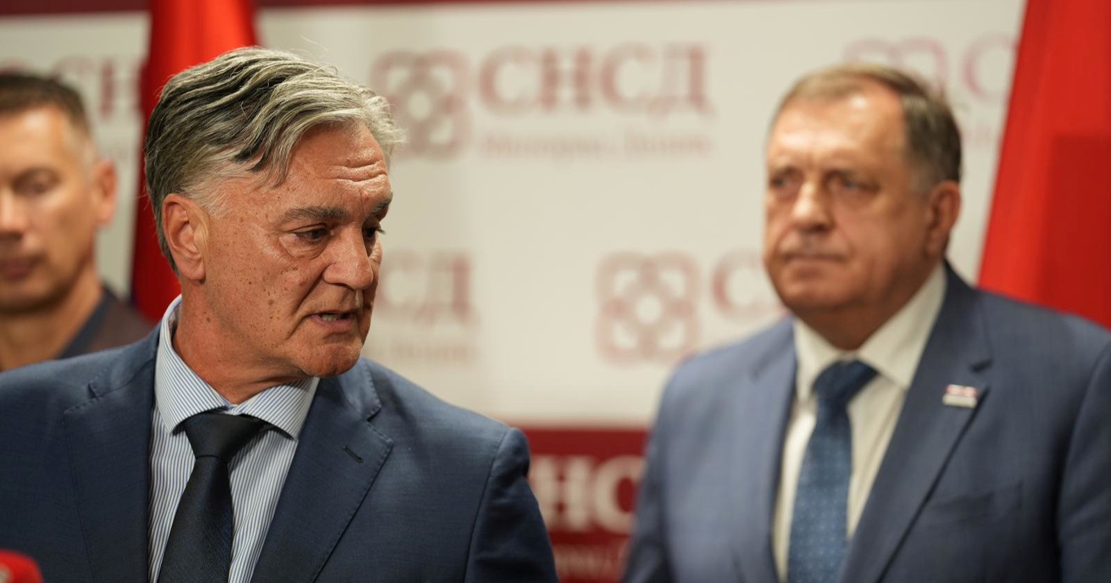 Počela kampanja za izbore u RS. Bivši policajac će pobijediti sveučilišnog profesora?