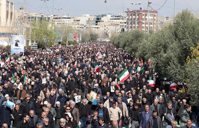 Iranski reformisti: Novi vrhovni vođa mora svijetu poslati poruku mira