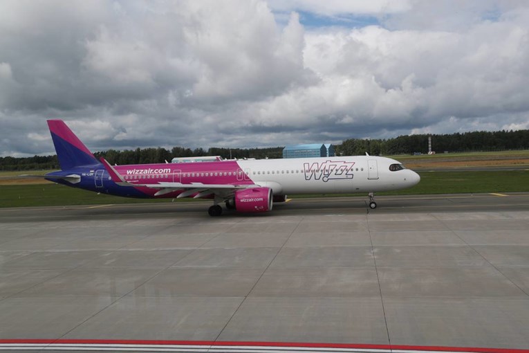 Wizz Air ponovno leti iz Tuzle u BiH: Uveli 4 nove linije, na proljeće ih uvode još 