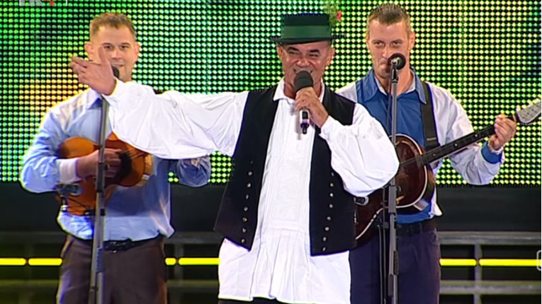 U "Lijepom našom" pjevao Alojz Tomašević, bivši HDZ-ovac i obiteljski nasilnik
