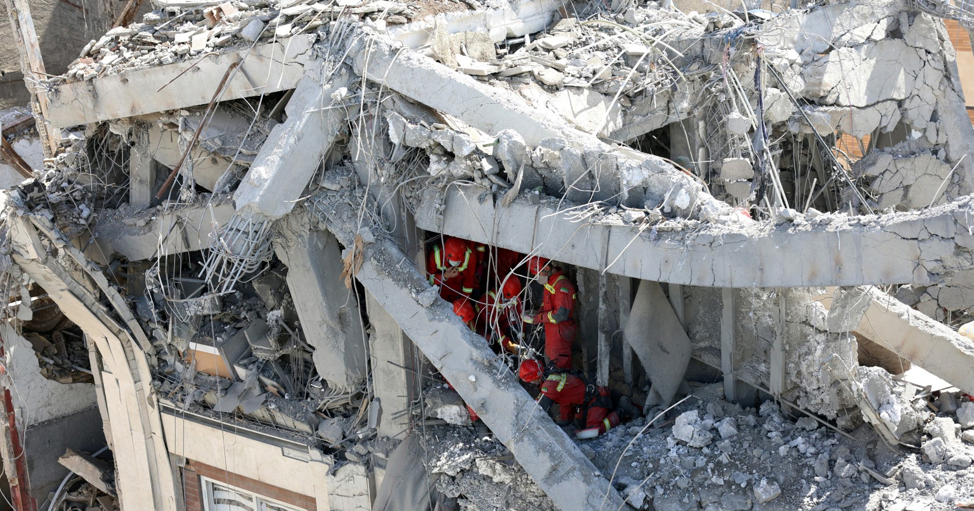 Iranski mediji: Napadnute stambene zgrade u Iranu, ubijeno najmanje 20 ljudi