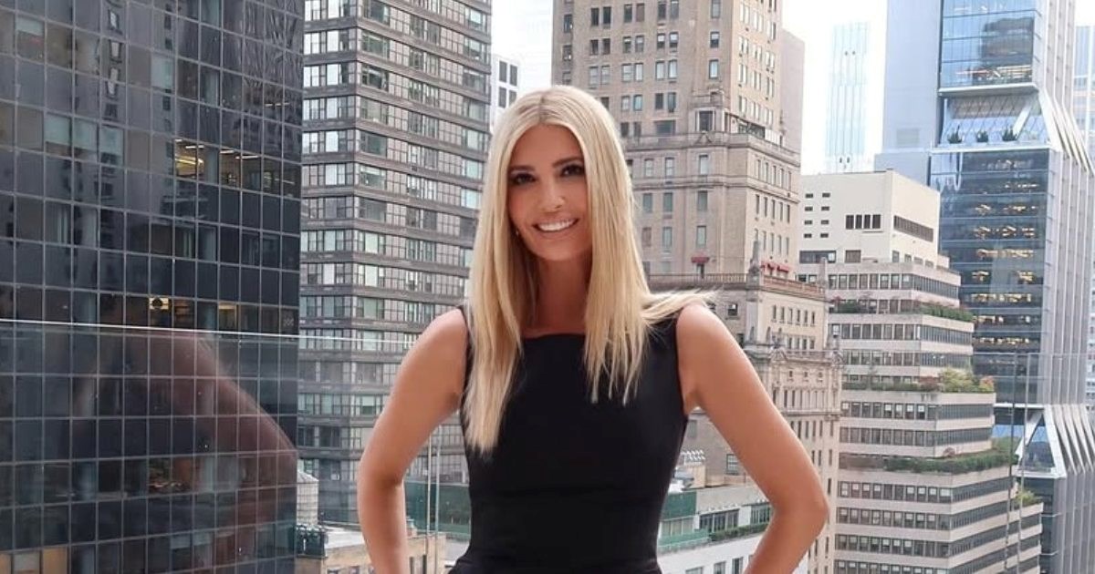 Ivanka Trump pokazala duge noge u maloj crnoj haljini