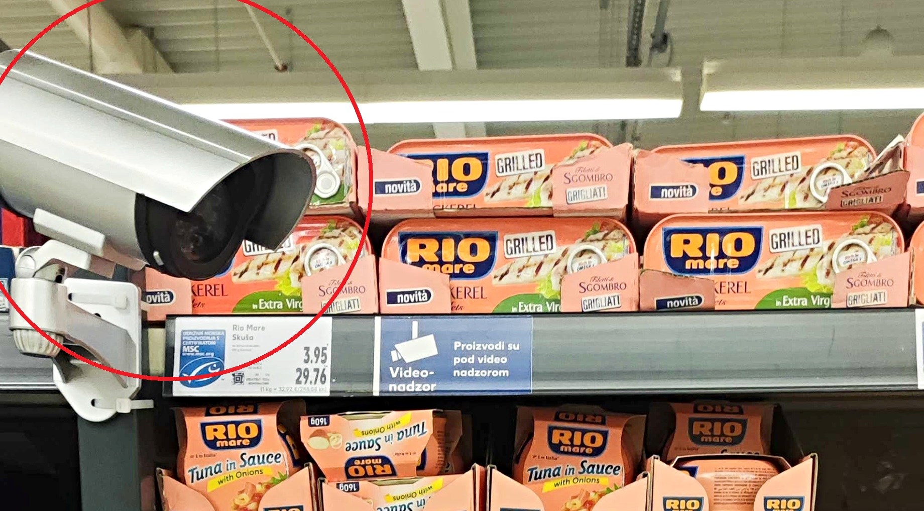 Je li i tuna iz konzerve postala luksuz? U trgovini u Splitu je čuva nadzorna kamera