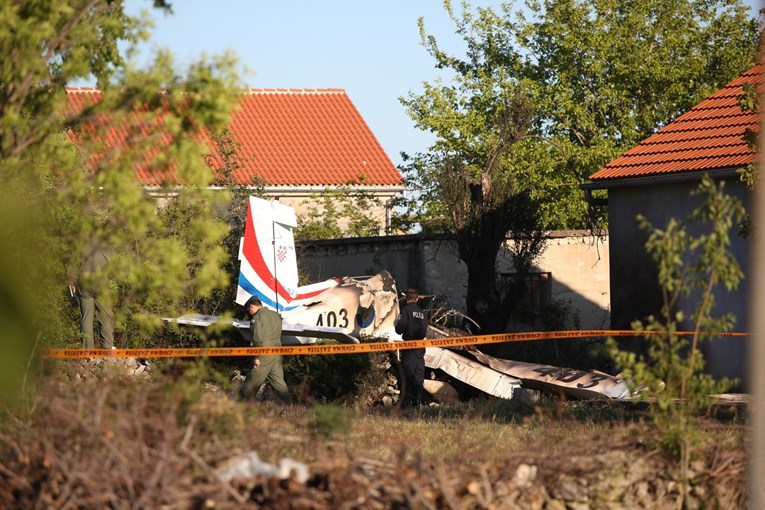 Svjedok pada aviona: Pao je metar od moje kuće, ljudi su pokušavali gasiti vatru