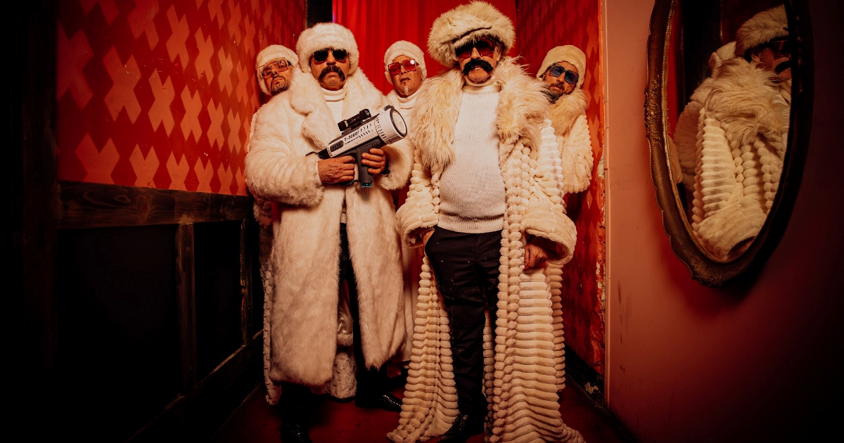 Z pupka ti pijem sok, iz uha ti kaplje riječki rock... Let 3 ima novu pjesmu