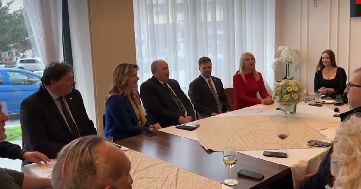 VIDEO Željko Kerum na presici zapjevao pjesmu Mirno spavaj, ružo moja