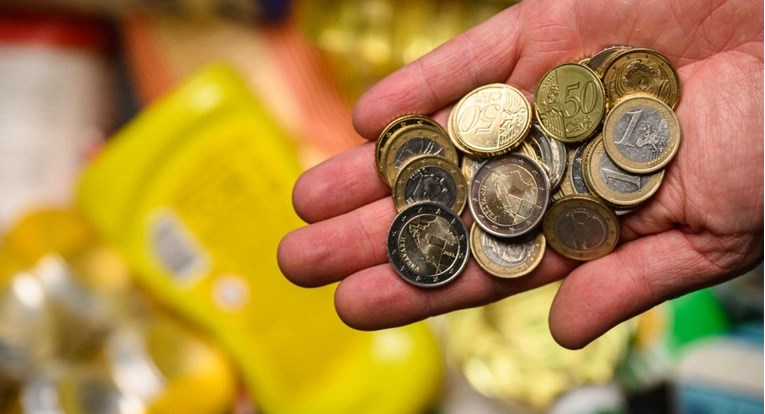 U eurozoni inflacija pala na 2.4%. U Hrvatskoj je 5.5%