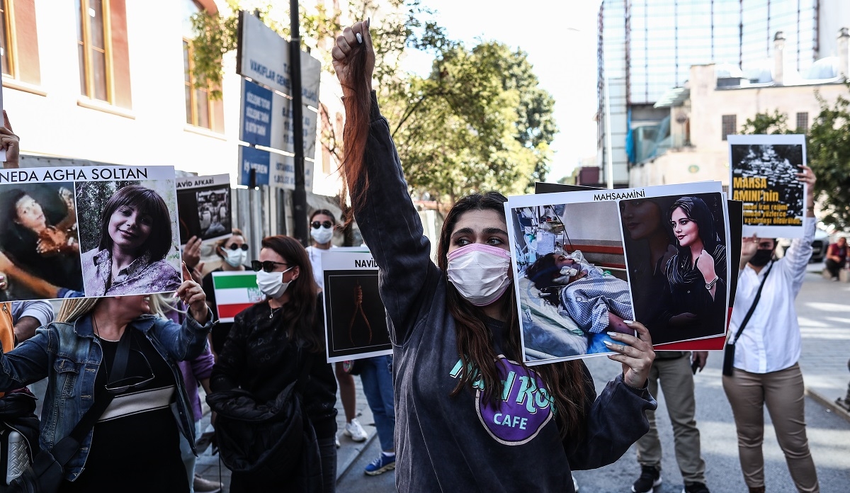 Iranske vlasti uhitile 18 novinara od početka prosvjeda zbog smrti Mahse Amini