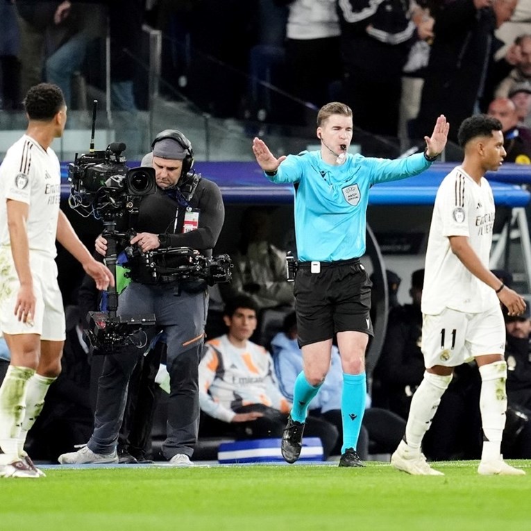 VIDEO Realu je suđen penal protiv Arsenala. Slijedila je VAR provjera od 6 minuta