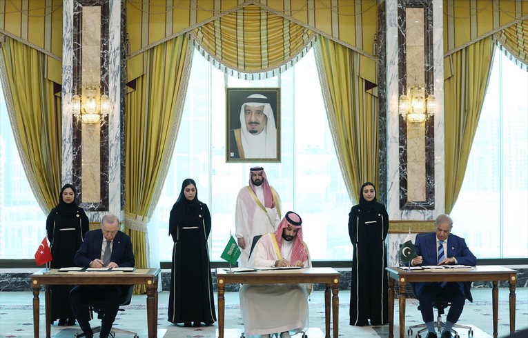 Turska, Pakistan i Saudijska Arabija potpisale obrambeni pakt. "Ovo nije protiv Irana"