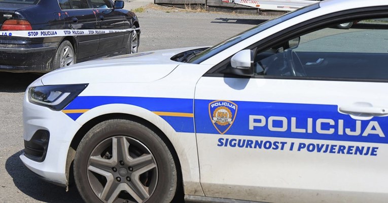 Upao u kuću kod Siska i pokušao ubiti čovjeka mačetom, određen mu istražni zatvor