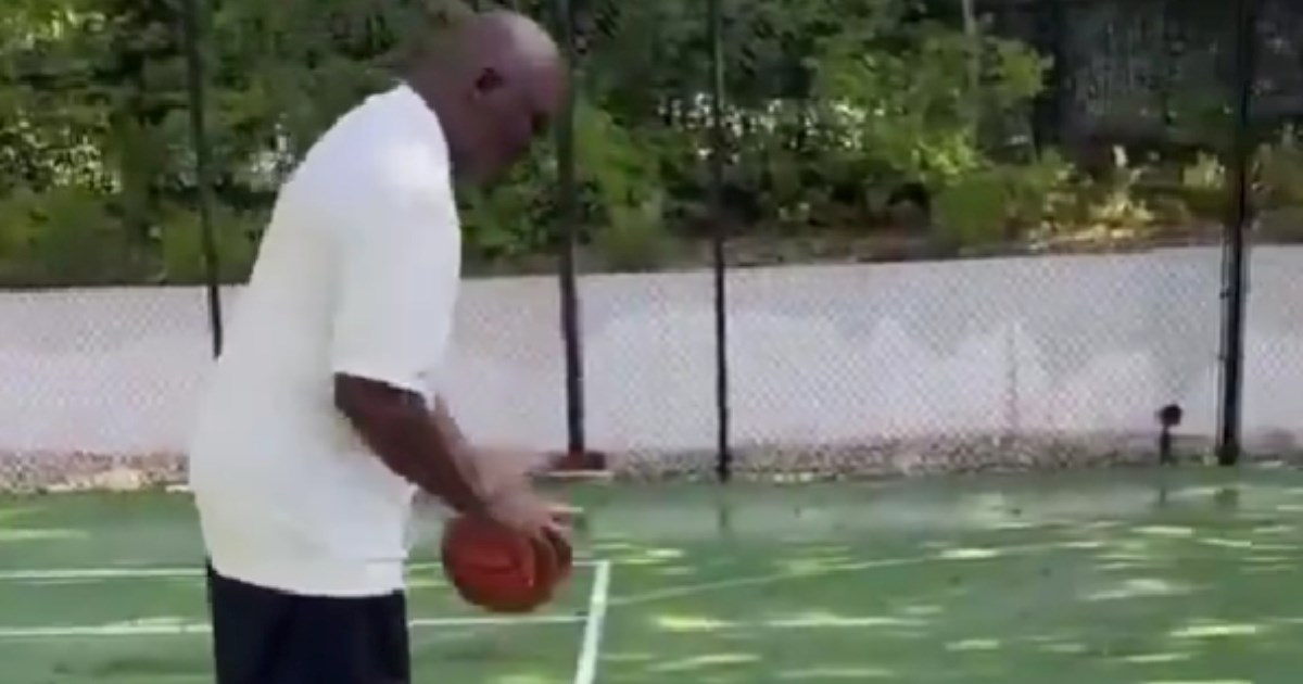 Nervozni Jordan uzeo je loptu nakon nekoliko godina. Pogledajte kako je šutirao