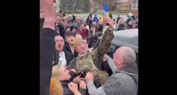 VIDEO Ukrajinski vojnici zauzeli centar Hersona. Pogledajte kako su dočekani