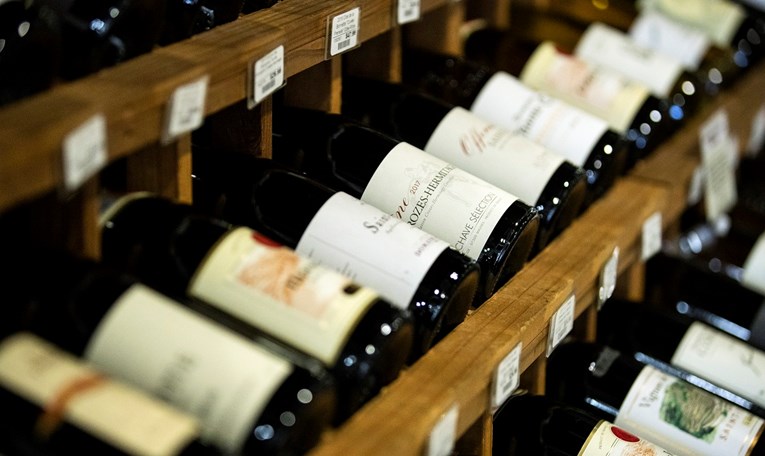 Francuska traži od EU osnivanje fonda za pomoć vinarima