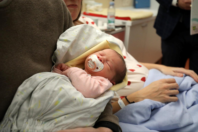 1000 eura za treće i svako sljedeće dijete. Šibensko-kninska potiče veće obitelji