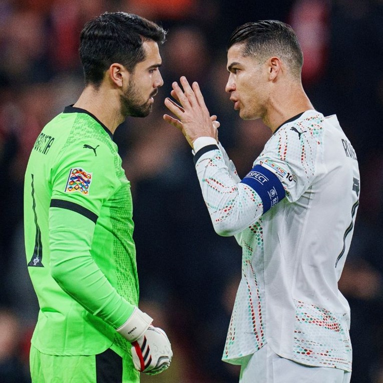 Ederson napušta City. Pep je našao novog vratara