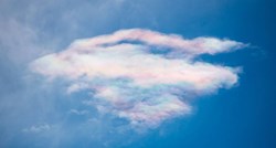 FOTO Iznad Trnskog snimljen neobičan oblak u duginim bojama
