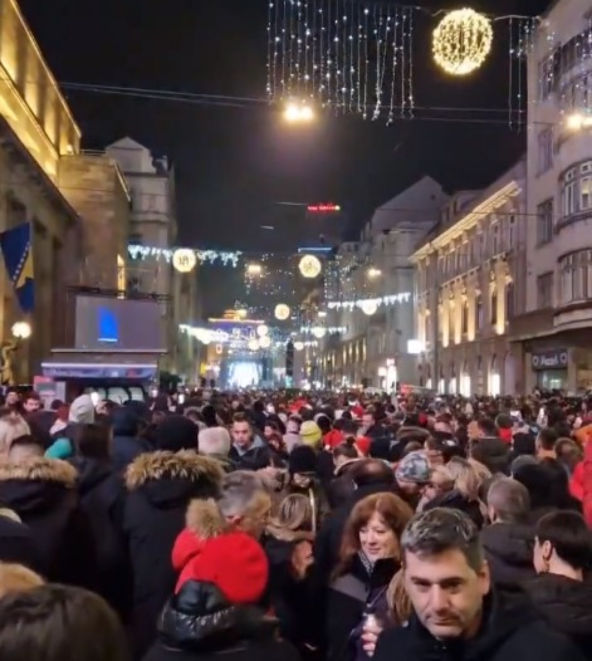 Dio ekipe u BiH razočaran koncertom Dubioze: "Pjevali su sat vremena, razglas užas"