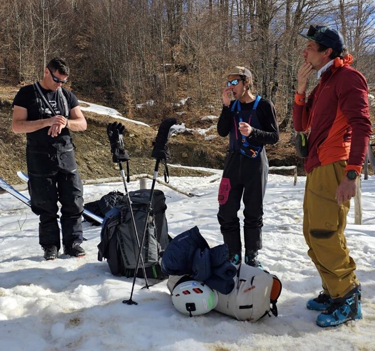 Ivica Kostelić na Fejsu prije spašavanja u Ulcinju: "Koliba je vrlo zgodna"