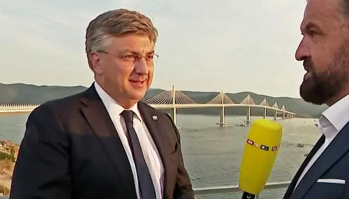 Plenković se hvali kao da je sam izgradio most: "Svi gledajte epizodu Malog mista"