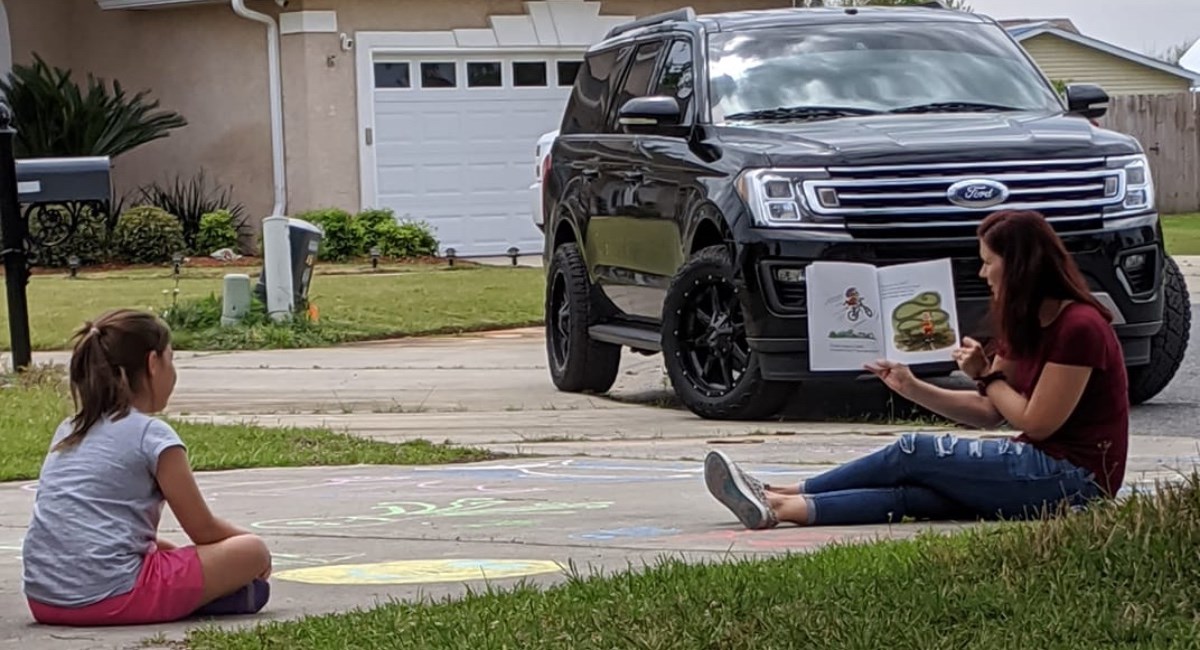 Učiteljica primijetila da je njena učenica tužna pa učinila nešto predivno