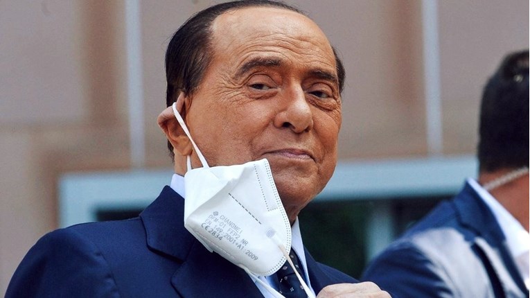 Berlusconi hospitaliziran zbog posljedica covida. Salvini: Nije baš u formi