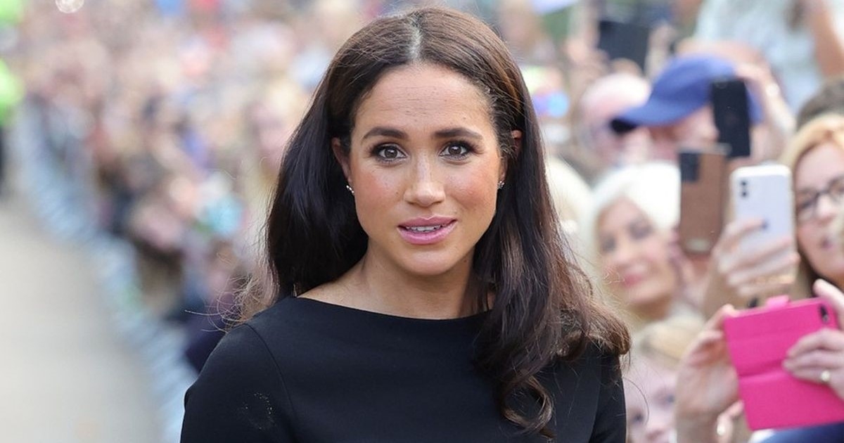 Ljudi uočili neobičan detalj na Meghan Markle: "Što to skriva ispod haljine?"