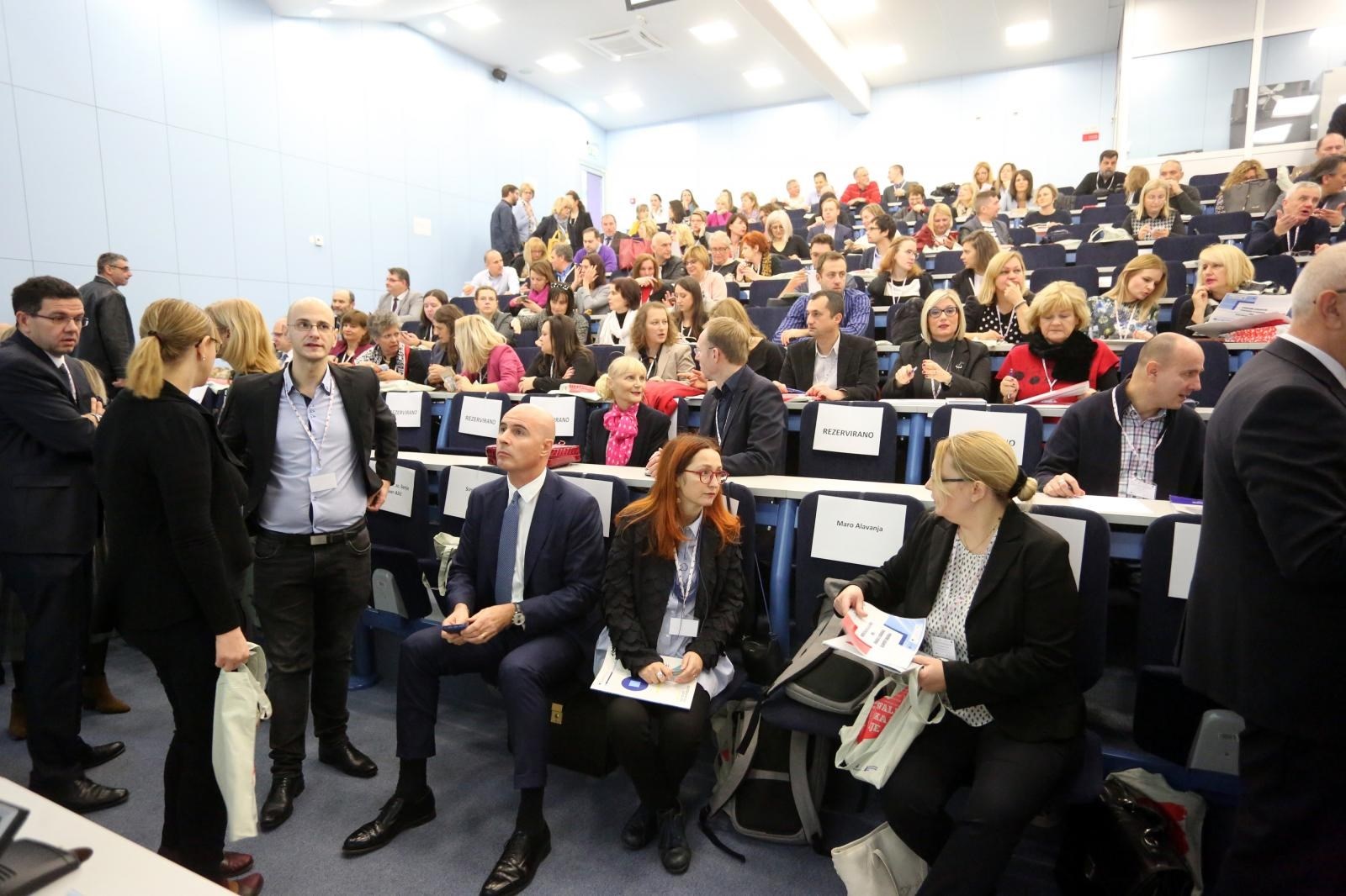 Na Sveučilištu u Rijeci pokrenuta dva nova studija