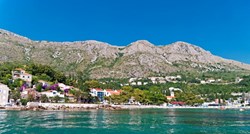 Govna na još jednoj plaži kod Dubrovnika, ne preporučuje se kupanje