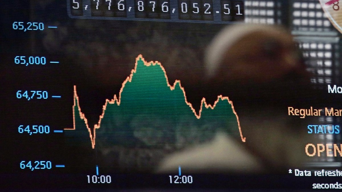 Svjetske burze: Dolar ojačao, cijene nafte blago pale