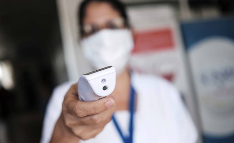 Američki stručnjaci: Na koronavirus treba testirati sve sa simptomima zaraze