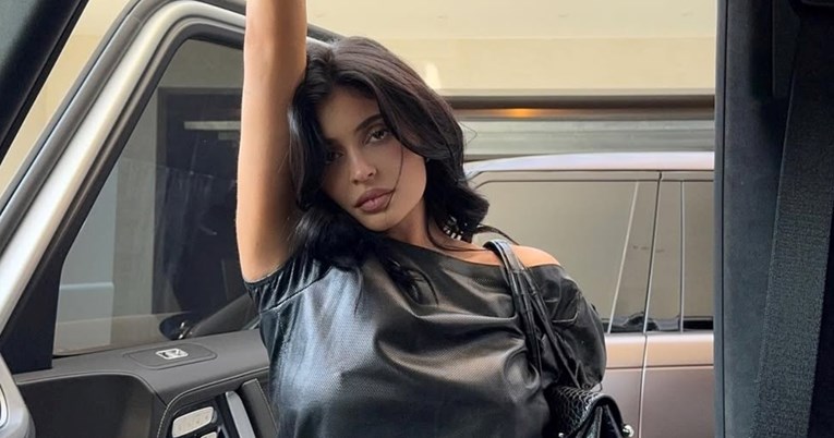 Kylie Jenner prošetala najluđe japanke