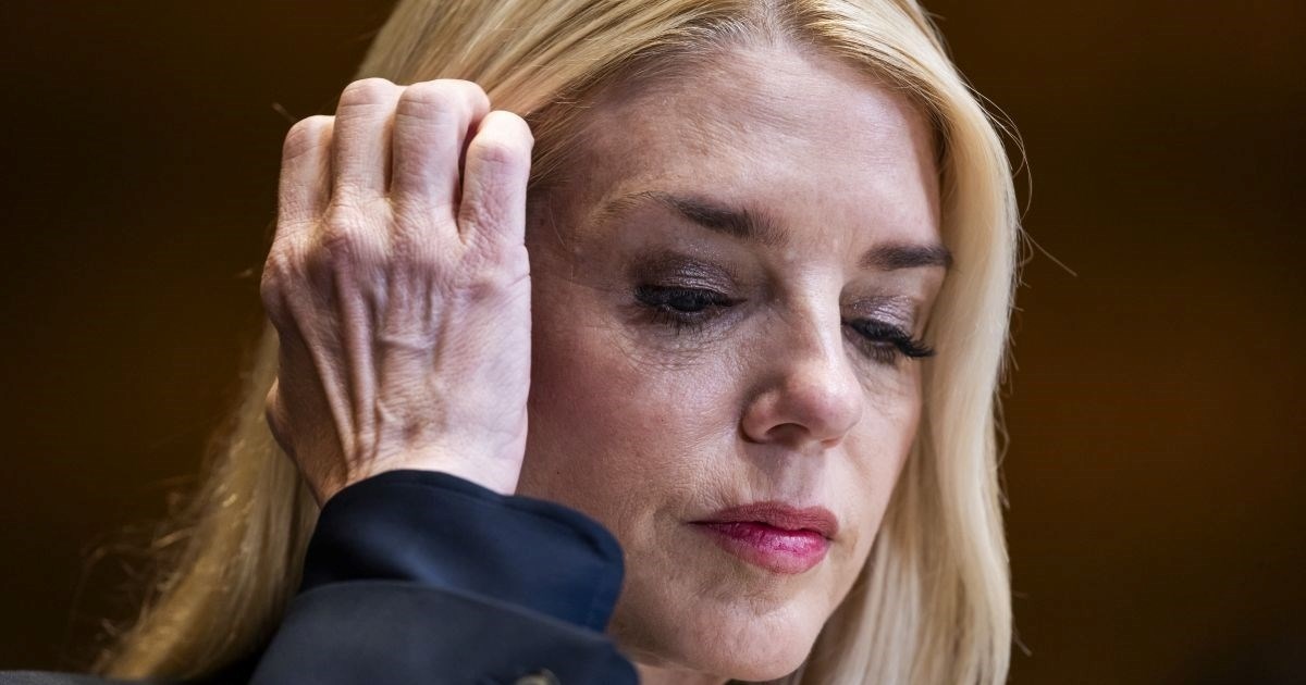 Trumpova tužiteljica obećala objavu novih dokaza o Epsteinu. "Obična je lažljivica"