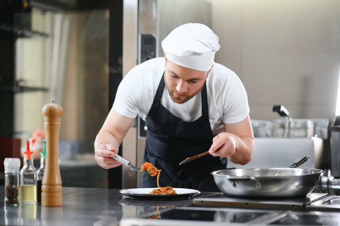 Koja je razlika između chefa i kuhara i zašto su i drugačije plaćeni?