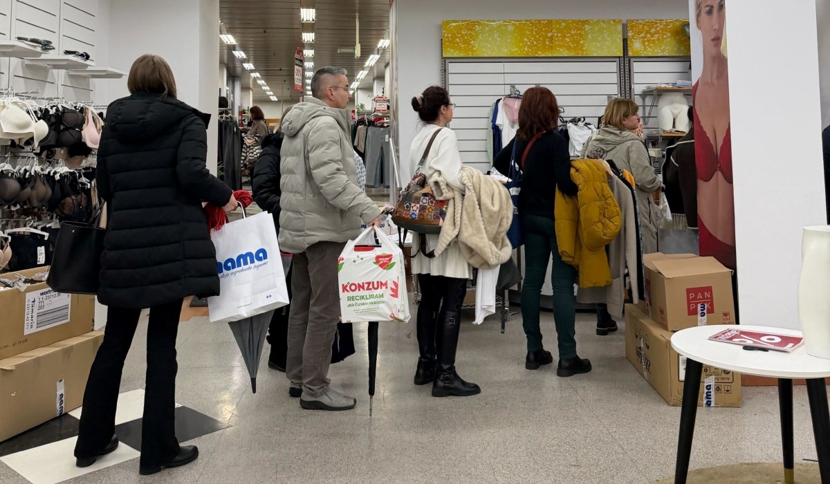 Bili smo u Nami: Evo kakvo je stanje na sniženjima zbog zatvaranja