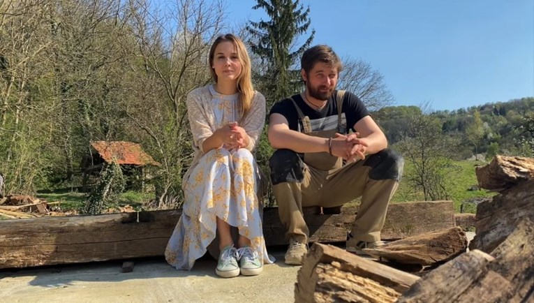 Lijepa srpska glumica i hrvatski glazbenik od potresa žive u kontejneru