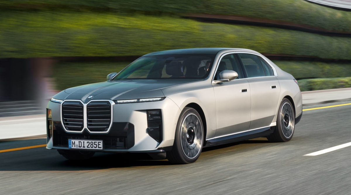 Predstavljen je osvježeni BMW Serije 7: Redizajn donosi tehnologiju Neue Klasse