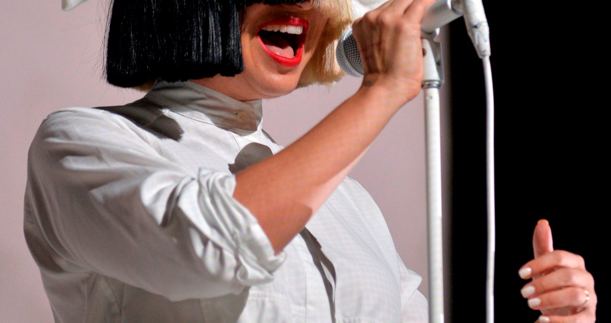 Slavna pjevačica otkrila da je posvojila dvojicu 18-godišnjih tinejdžera