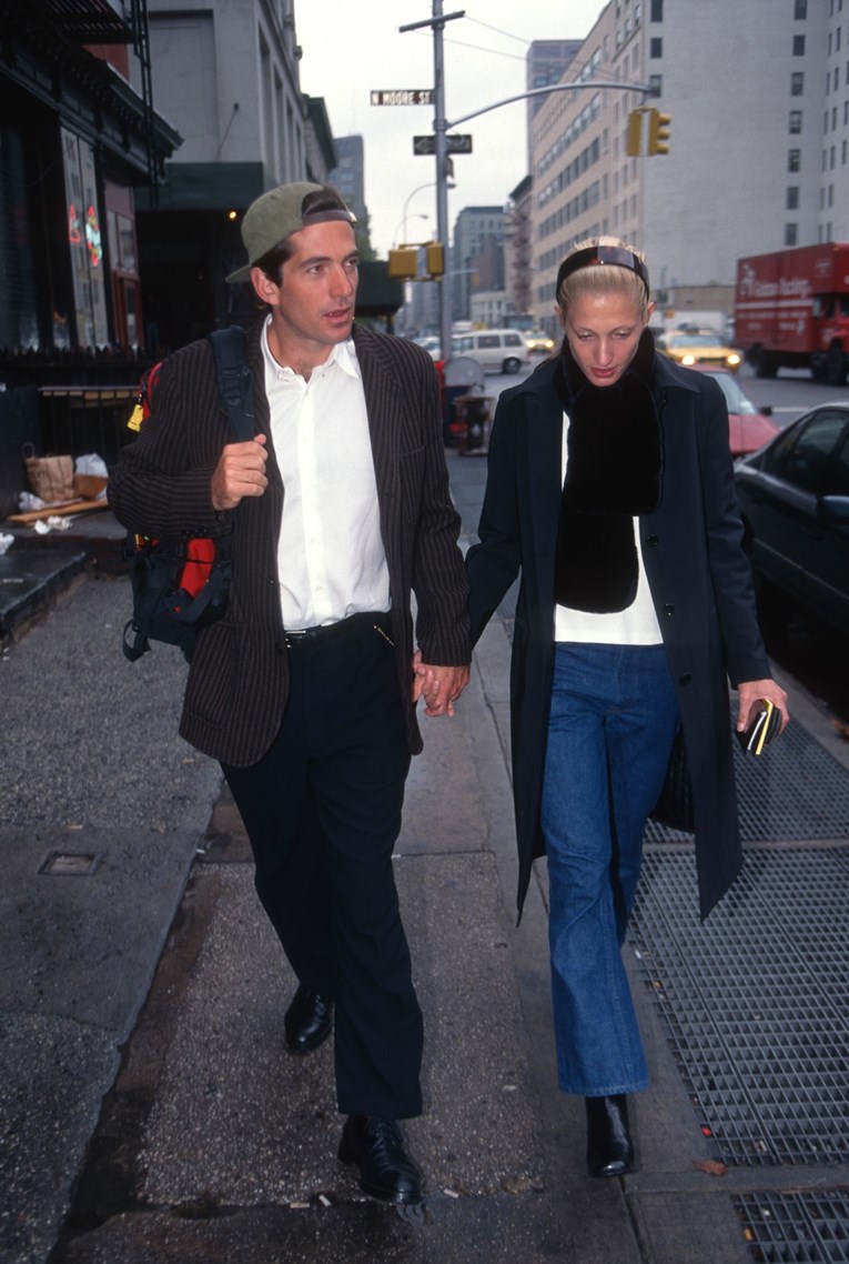 Muškarci masovno kopiraju stil JFK Jr.-a. Trend se širi TikTokom