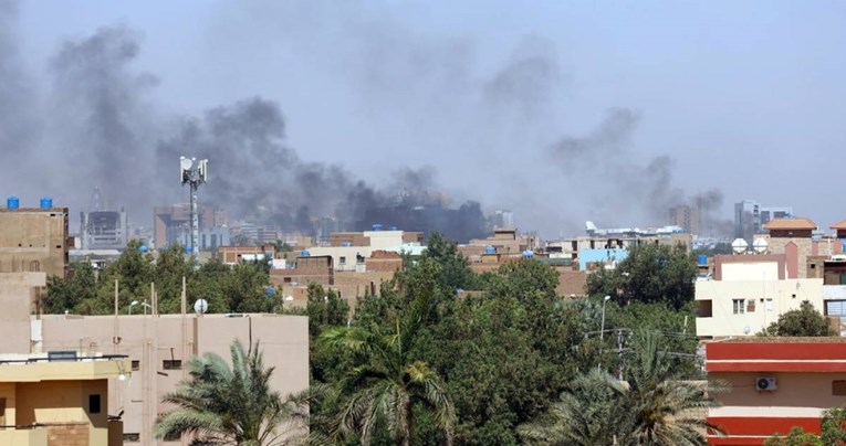 Žestoke borbe u glavnom gradu Sudana, puca se oko predsjedničke palače