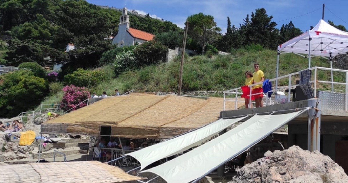 Meduze u moru kod dubrovačke plaže, Crveni križ jutros imao 8 intervencija