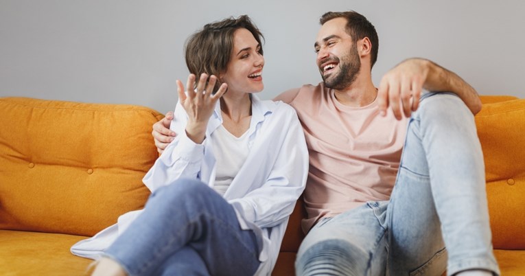 Psiholog tvrdi da si emocionalno zreli partneri često postavljaju četiri pitanja