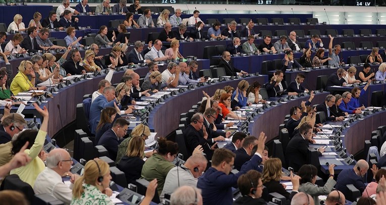 Eurozastupnici pozvali na uvođenje sankcija Dodiku