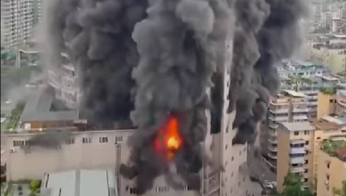 VIDEO Šestero mrtvih u požaru šoping centra u Kini. Mnogi ostali zarobljeni 