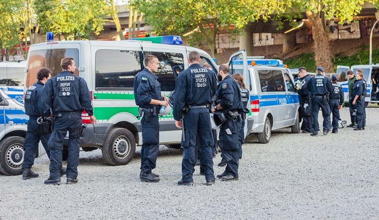 Napad nožem u Njemačkoj, najmanje dvoje ubijenih. Policija pucala u napadača